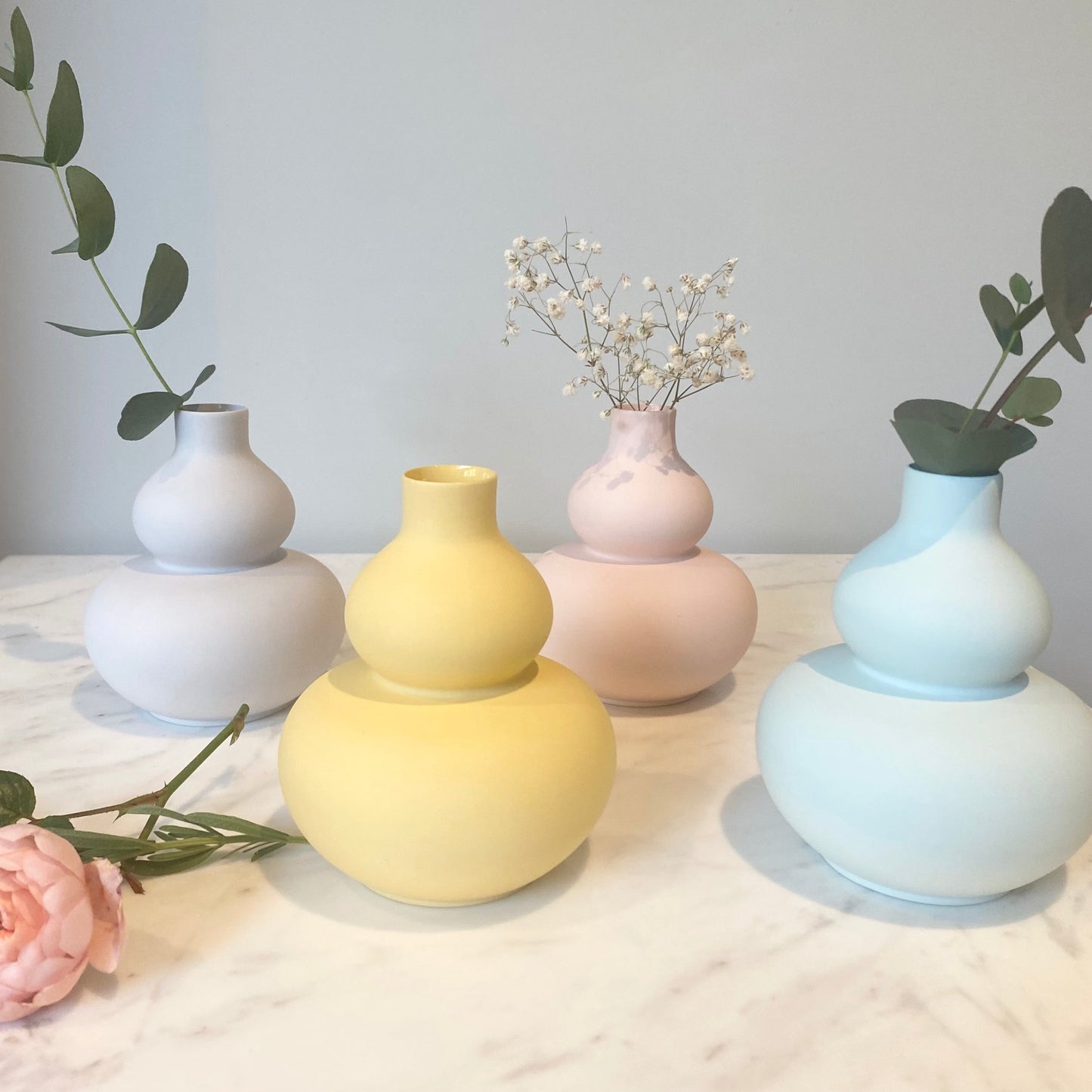 Vase in dusky pink