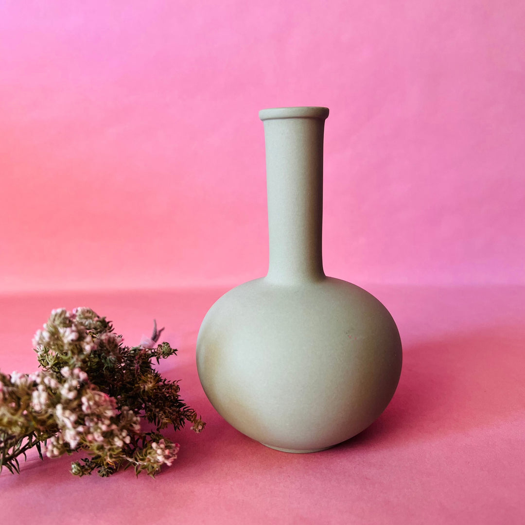Vase in porcelain Green.
