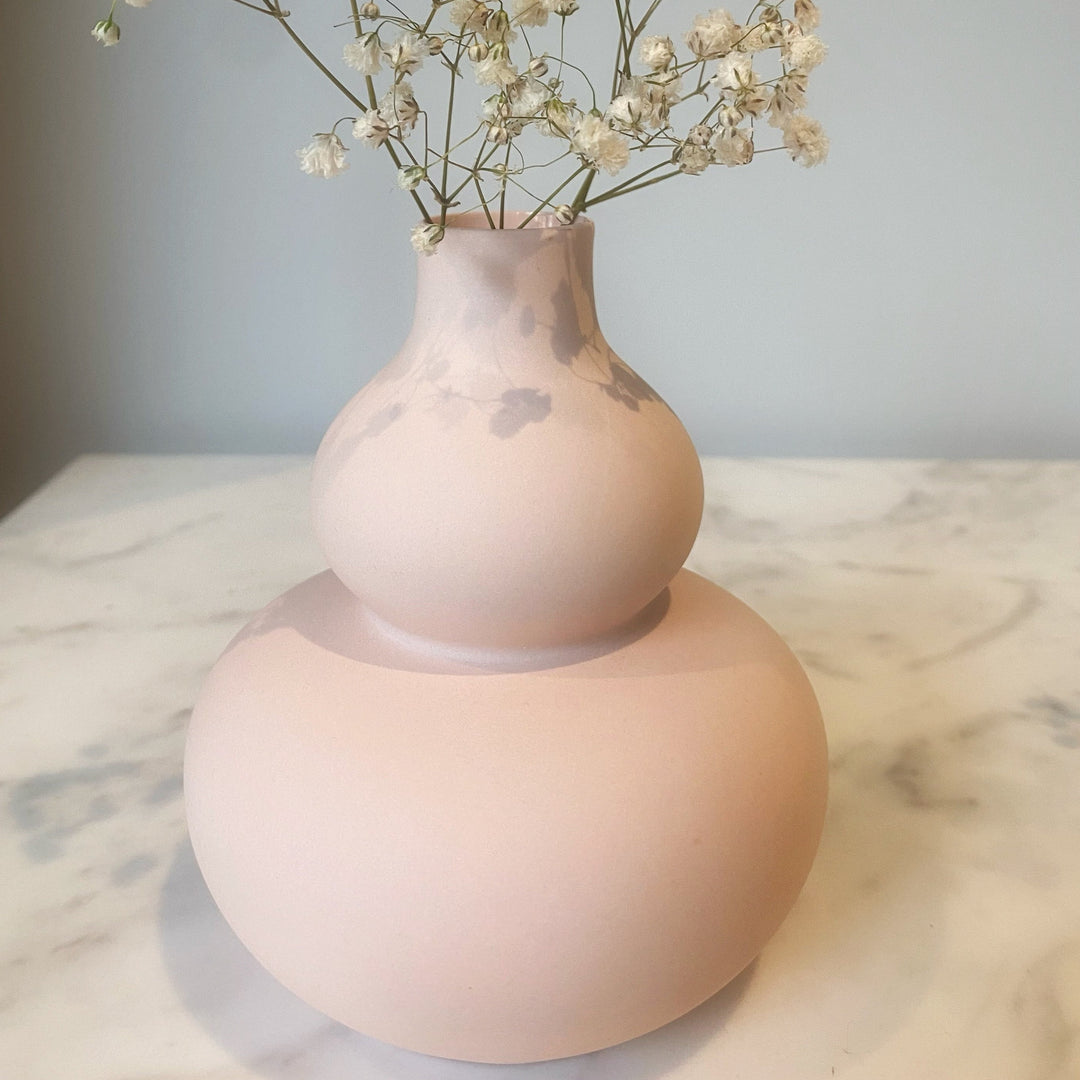 Vase in dusky pink