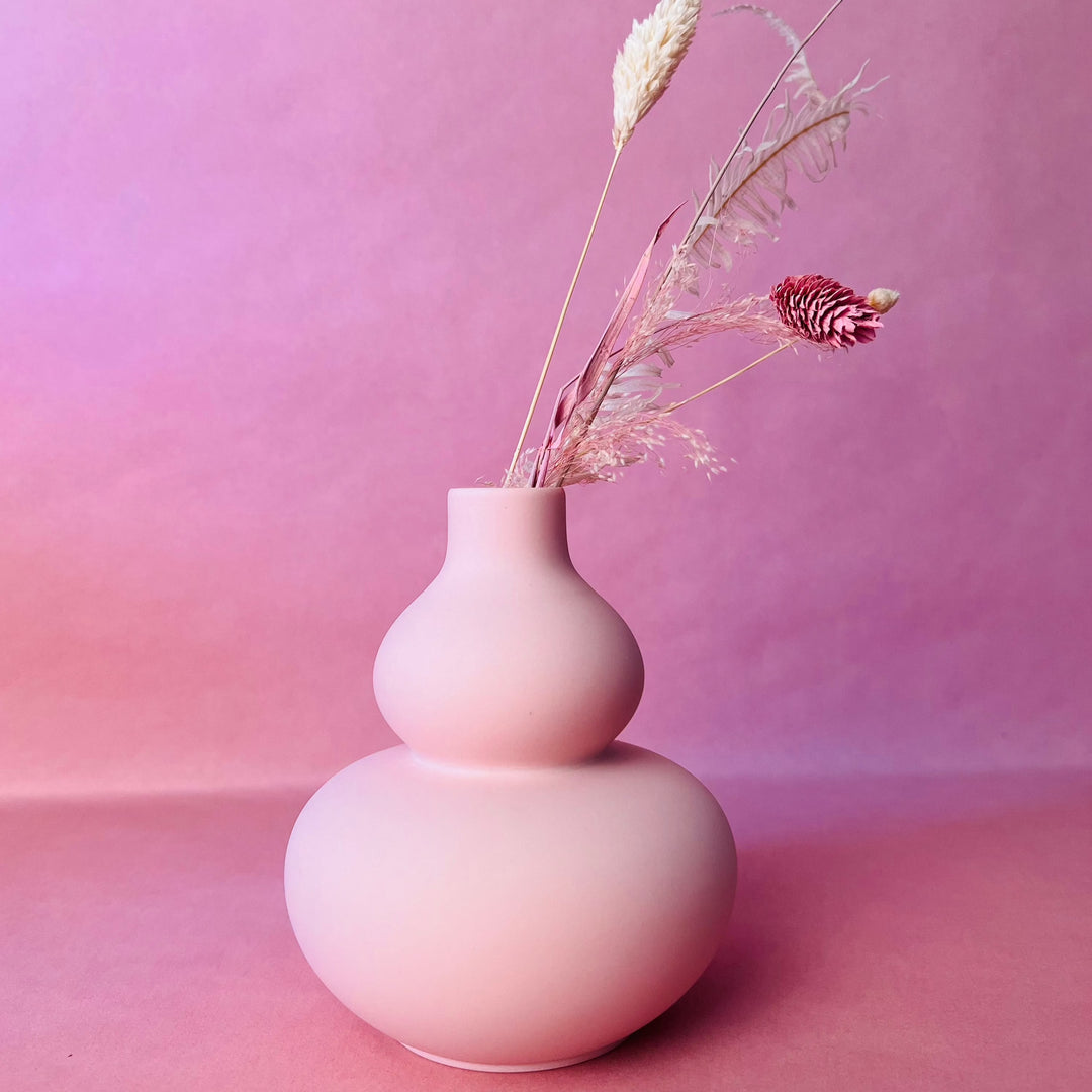 Vase in dusky pink